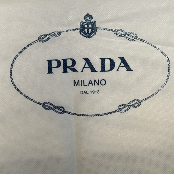 Prada Saffiano wallet on a chain. Blue. Perfect condition. - Picture 4 of 4